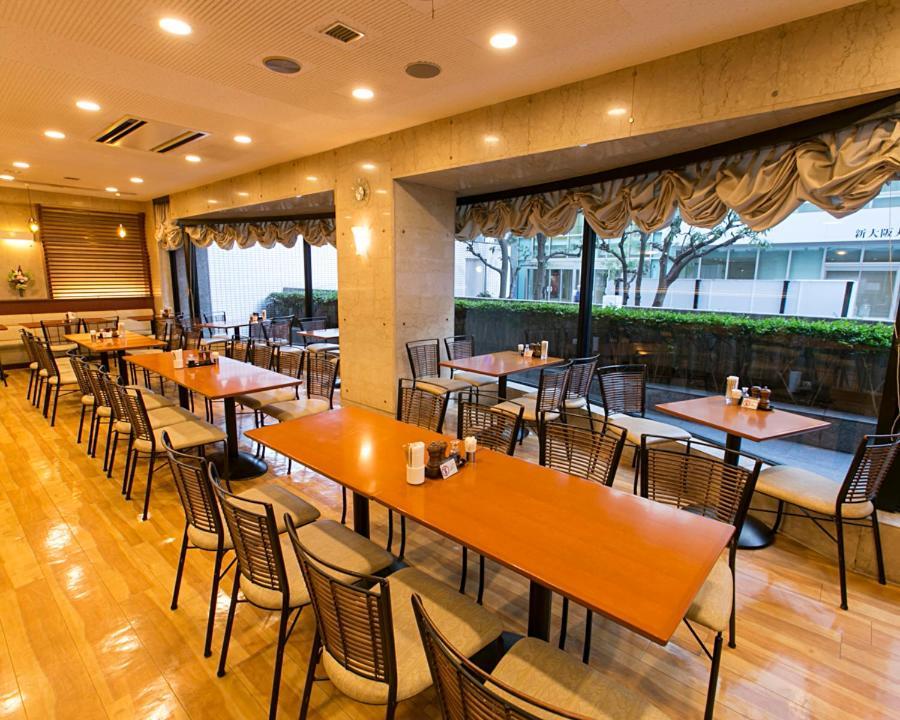 Hotel Shin Осака Екстериор снимка